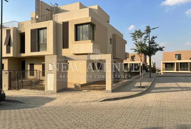 3-bedroom townhouse 221 m² for sale in SODIC East