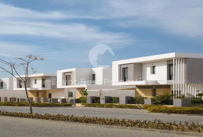 4-bedroom villa 270 m² for sale in ZED East