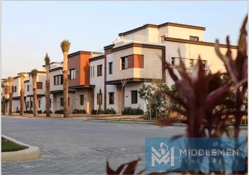 twin house 325m Prime Open View Directly overlooking the Clubhouse & Swimming Pool azzar new cairo