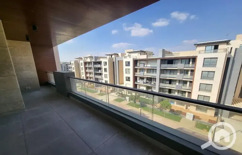 (near Cairo Festival City Mall and the American University in Cairo - AUC) Ready to Move Shifting? Apartment for Sale in the Heart of New Cairo (Azad)