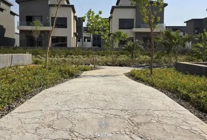 4-bedroom villa 210 m² for sale in Creek Town