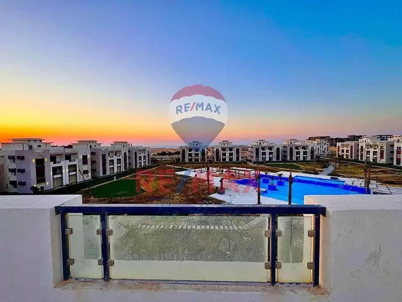 Ready finished penthouse - with lowest price over looking the pool in Gaia