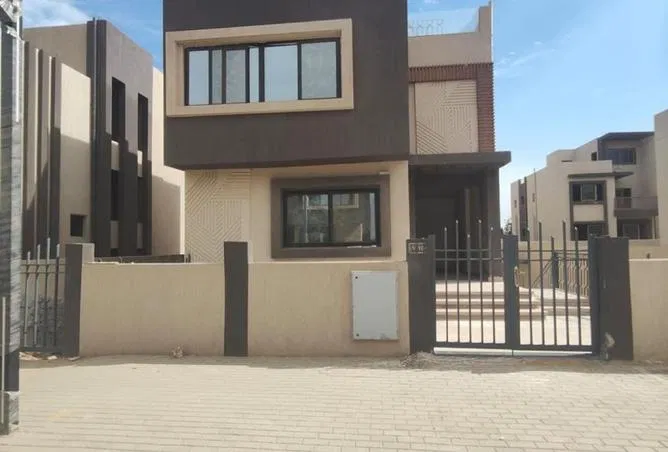 3-bedroom villa 208 m² for sale in Lake West , Lake West