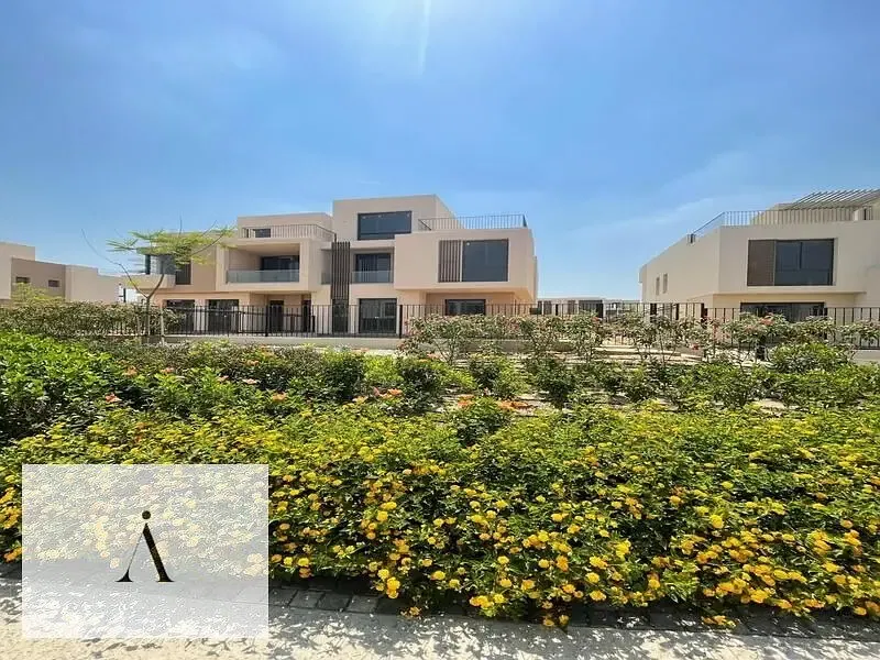 Under market Open View Twin House Ready To move -Sodic East