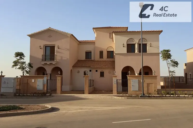 Lowest price twin house 450m² with installments available - City Gate, Fifth Settlement, open view landscape, with a distinctive layout ready for view