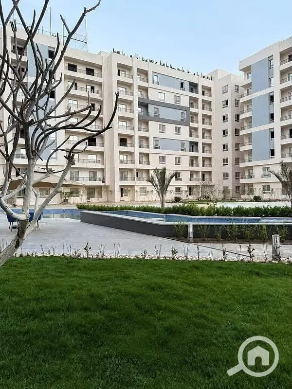 Fully Finished Apartment for Sale Compound: Il Mondo (One of the best compounds in the New Administrative Capital) Location: Prime location, just mi