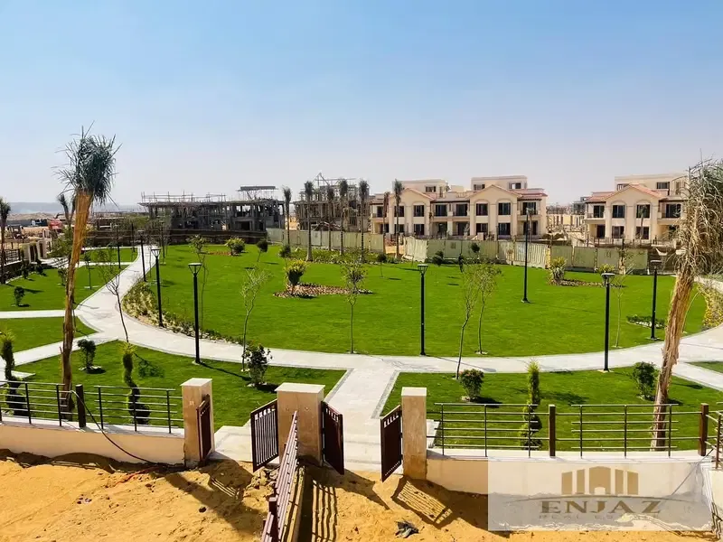 Villa for sale in Madinaty, townhouse, model F3, wide garden view, payment facilities, area ( 211 sq)