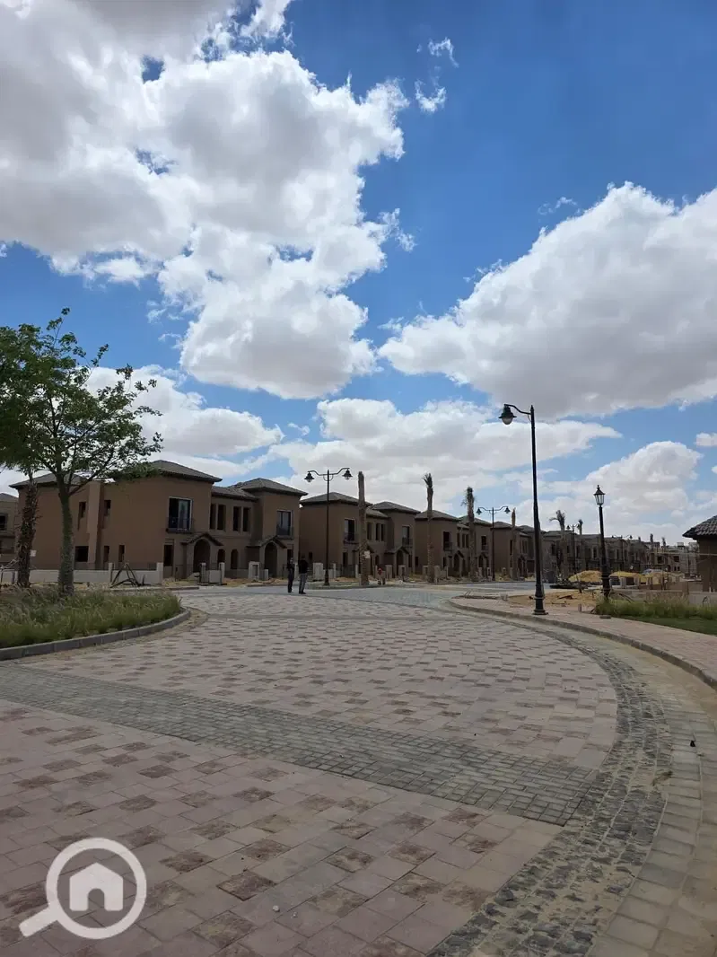 Town House 4 Bedrooms Resale Lowest Price At Market Delivery 12/2026 Village West Sheikh Zayed