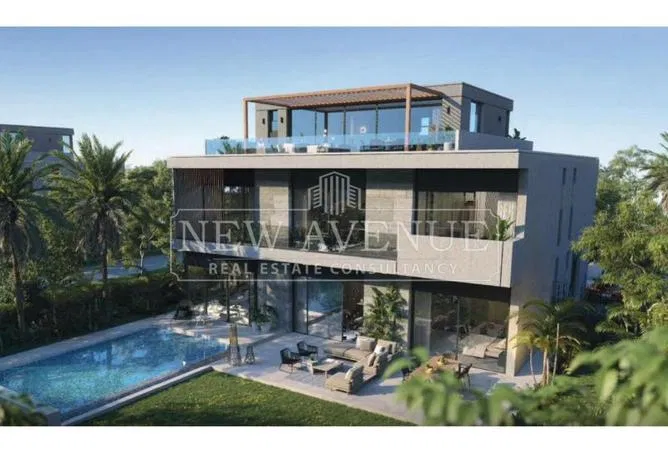 4-bedroom penthouse 443 m² for sale in Swan Lake Residence