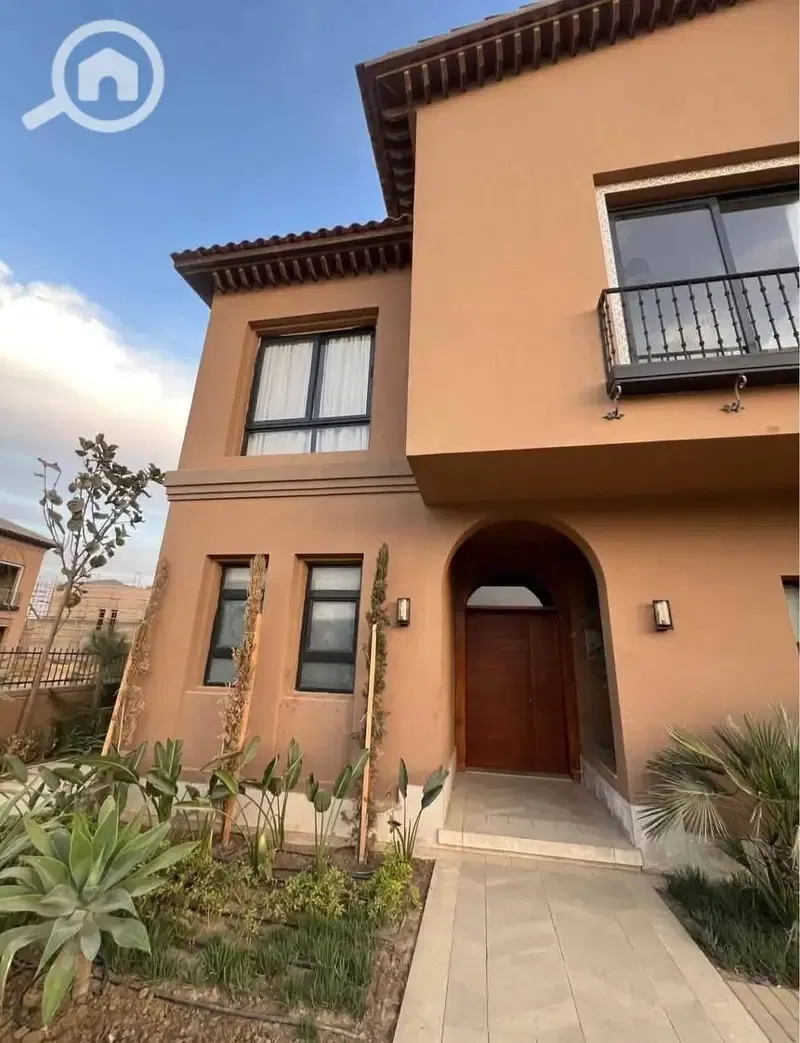 Town House 220 Sqm For Sale Village West El Sheikh Zayed With Installments Ready to Deliver