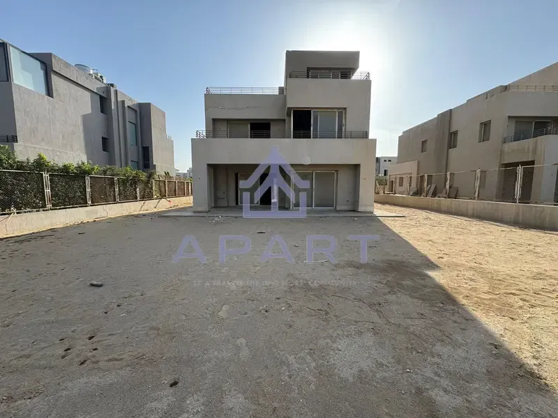 Luxury Standalone For Sale in Golf Extension With Basement Prime Location