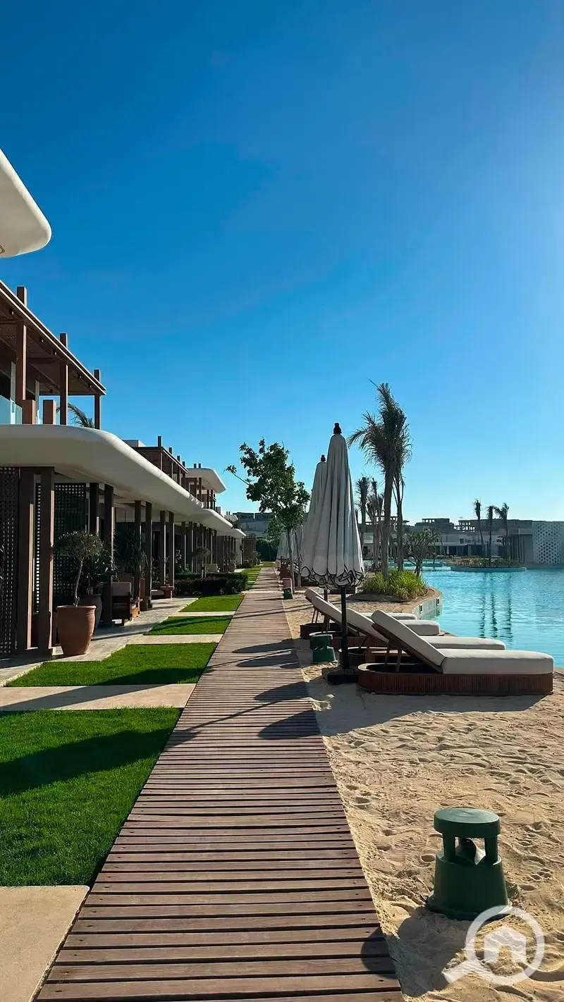 Fully finished chalet with ACs and kitchen for sale with a premium sea view in Zoya (Ghazala Bay)
