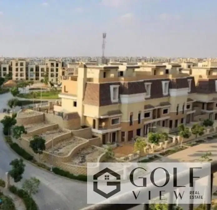 A duplex unit with a garden is for sale at a bargain price. It consists of a ground floor and first floor totaling 140 m² and a 20 m² garden in Saray