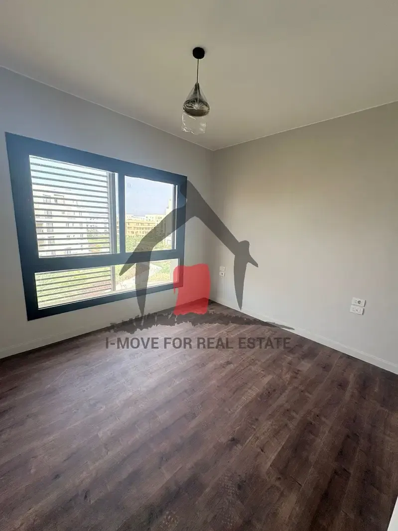 lowest price Upper Duplex 225 sqm for Sale in O West