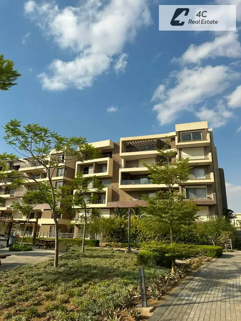 Under market price Studio for sale 70 m bahry ready to move very prime location view landscape in Palm Hills, New Cairo