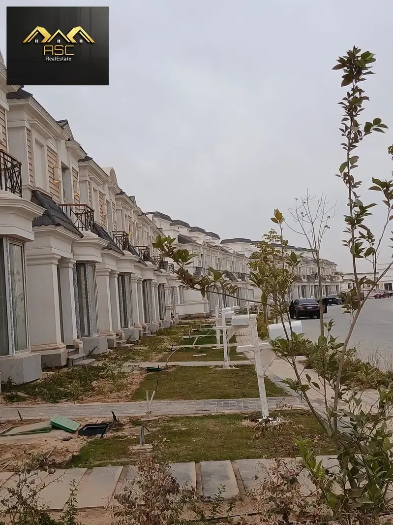 Lowest-priced townhouse in Mountain View iCity October Broker prohibited, serious buyer only Mountain Park Phase 4 rooms 3 bathrooms +Area: 205 sqm
