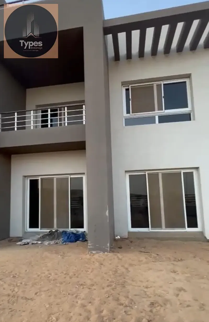 Corner Townhouse for Sale in Etapa, Sheikh Zayed. 307 sqm built-up area, 4 bedrooms, semi-finished, immediate delivery, prime location and great value