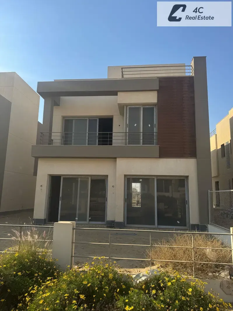 Below market price by EGP 500,000 with down payment and installments ready to move standalone villa resale in Palm Hills New Cairo near Golden Square