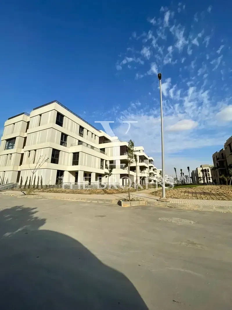 Ready to Move: Penthouse with Private Roof for Sale in VYE SODIC