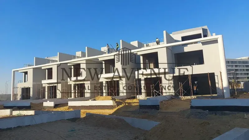 Lowest price in Compound - Town house for sale at Bloomfields
