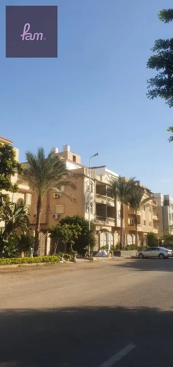 3BR Apartment with Double Garden & Waterway 1