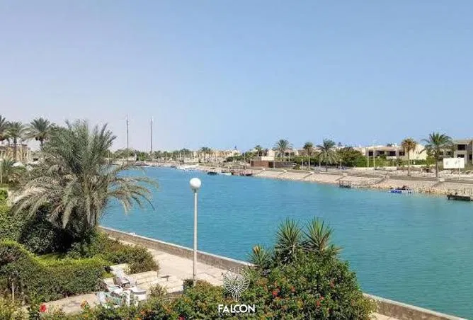 1-bedroom chalet 35 m² for sale in Marina 5