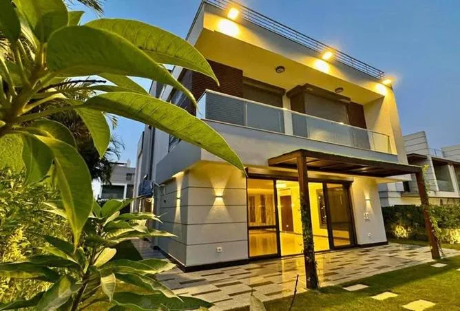 توين هاوس 4 غرف 213 م² للبيع في Patio Al Zahraa