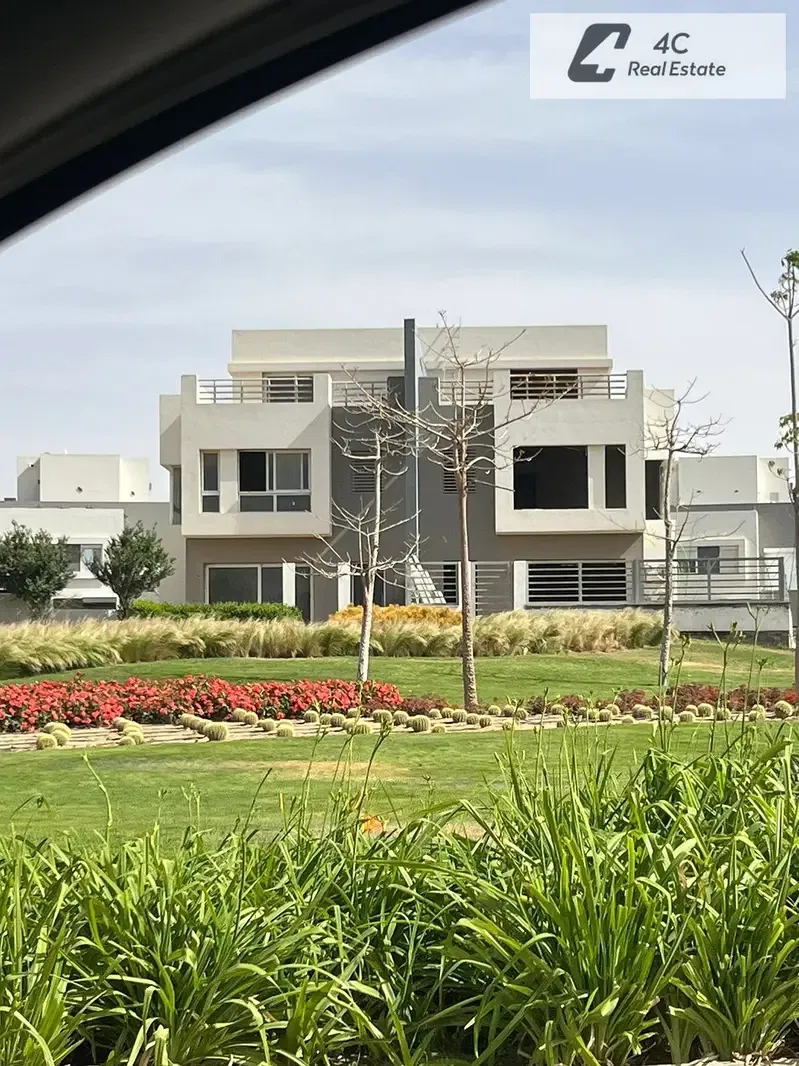 Twin House with the Lowest Down Payment and Installments, Landscape View For Sale Delivery in 4 Months at Hyde Park – New Cairo