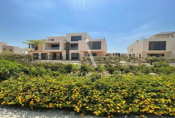 3-bedroom twin house 245 m² for sale in SODIC East