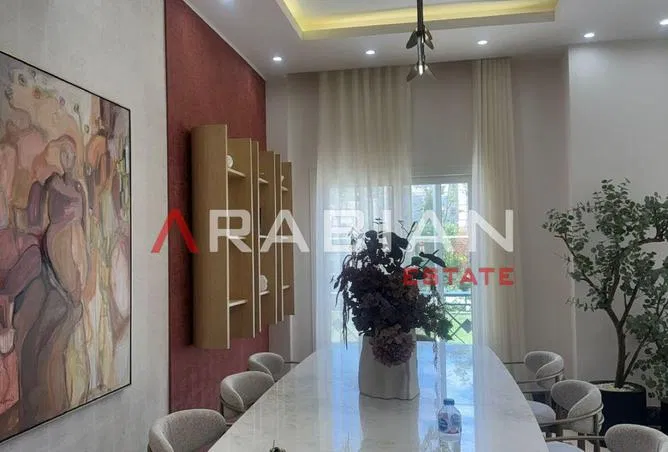 4-bedroom townhouse 250 m² for sale in Mountain View Hyde Park