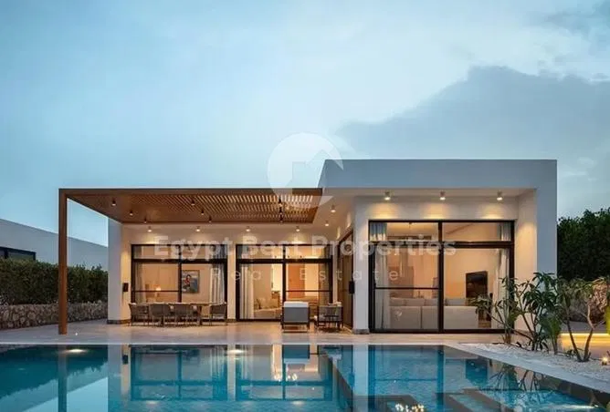 4-bedroom villa 225 m² for sale in Kamaran