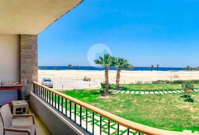 4-bedroom villa 400 m² for sale in Bay West