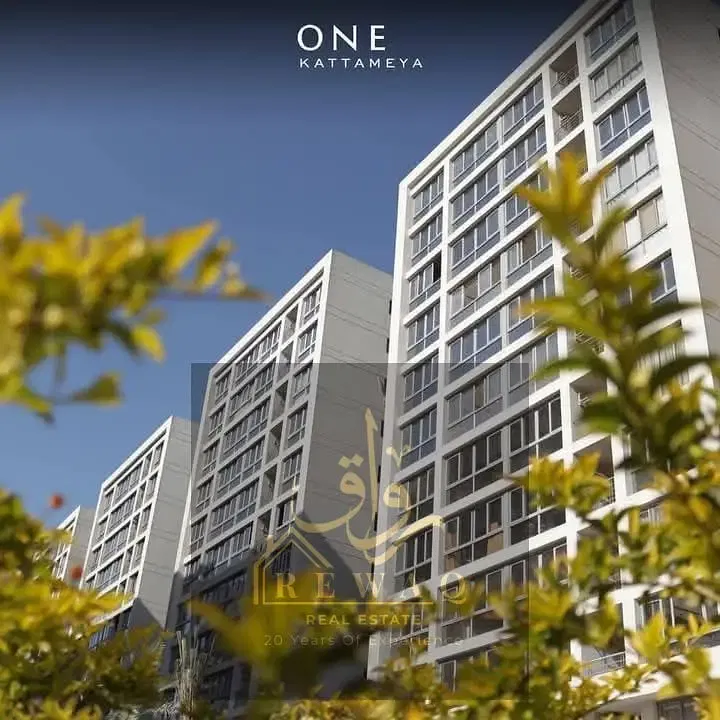 For sale, an apartment with a distinctive layout, consisting of 3 rooms, with installments remaining in the compound One Katameya.