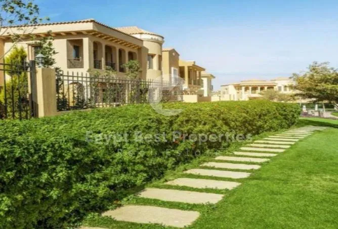 4-bedroom twin house 218 m² for sale in Hyde Park