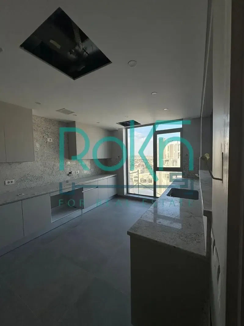 Serviced Apartment 130m 2 bed for sale in Canal Walk 205