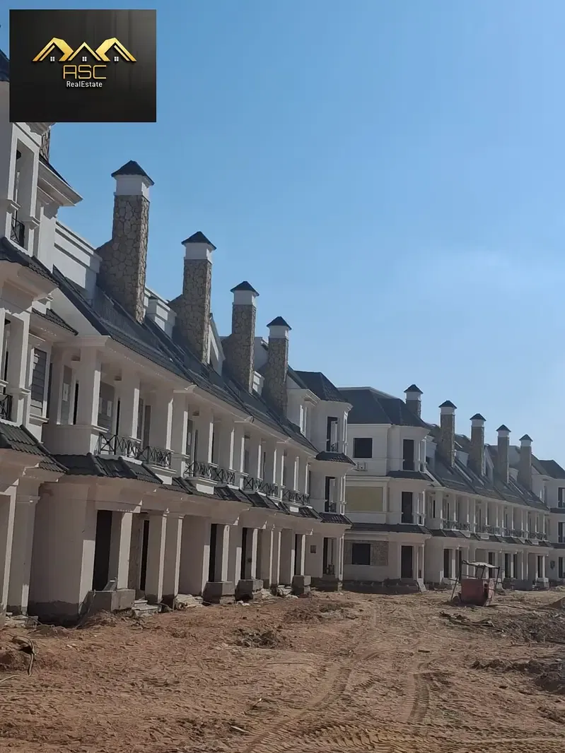 townhouse at Mountain View iCity October—stunning landscape view, north-facing, 4 bedrooms, 205 sqm—an exceptional villa—Northern Expansions