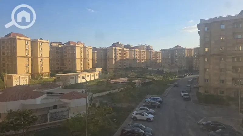 For sale: a garden view apartment in Gardenia City.
