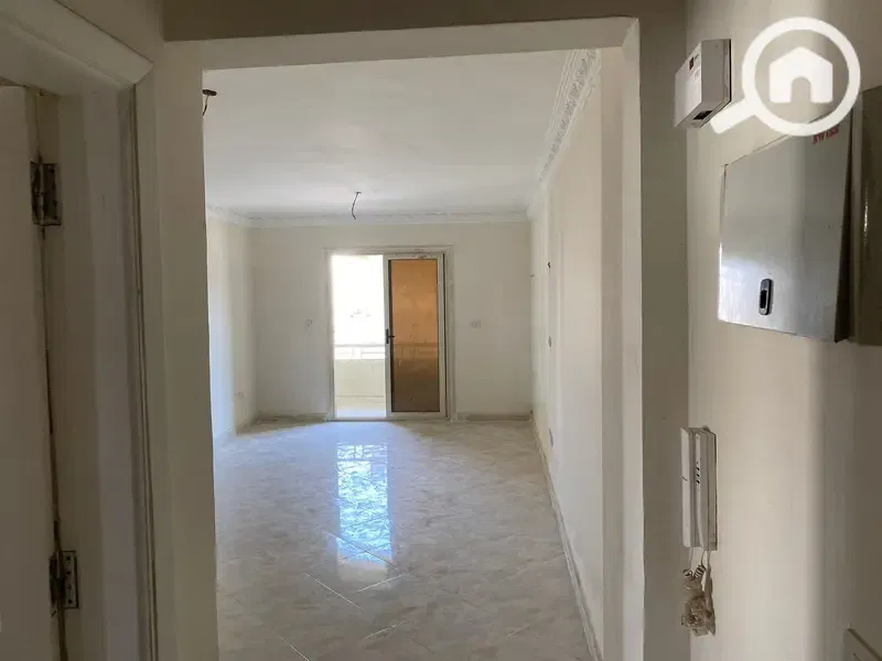 For sale, an apartment in the mall in Gardenia City