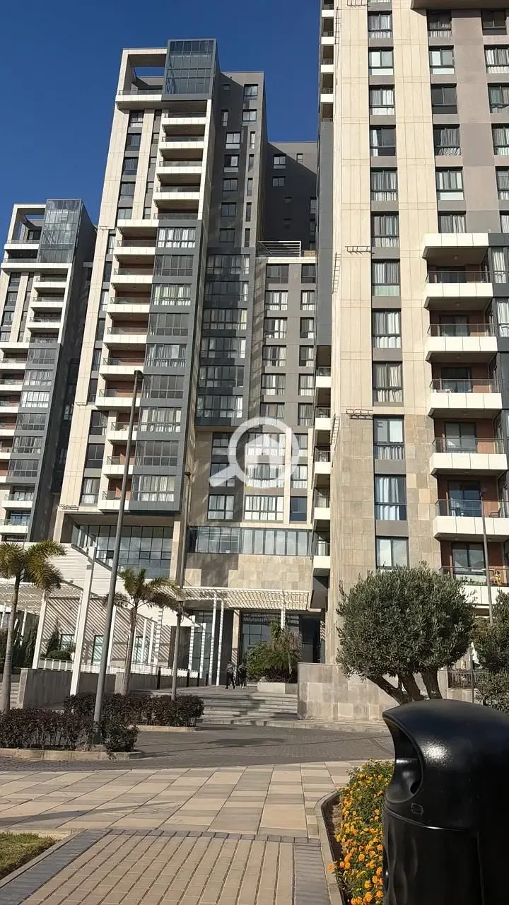 180m apartment with high-end finishing for sale in Aeon Max Mall of Arabia, 2 million remaining in installments over 4 years.