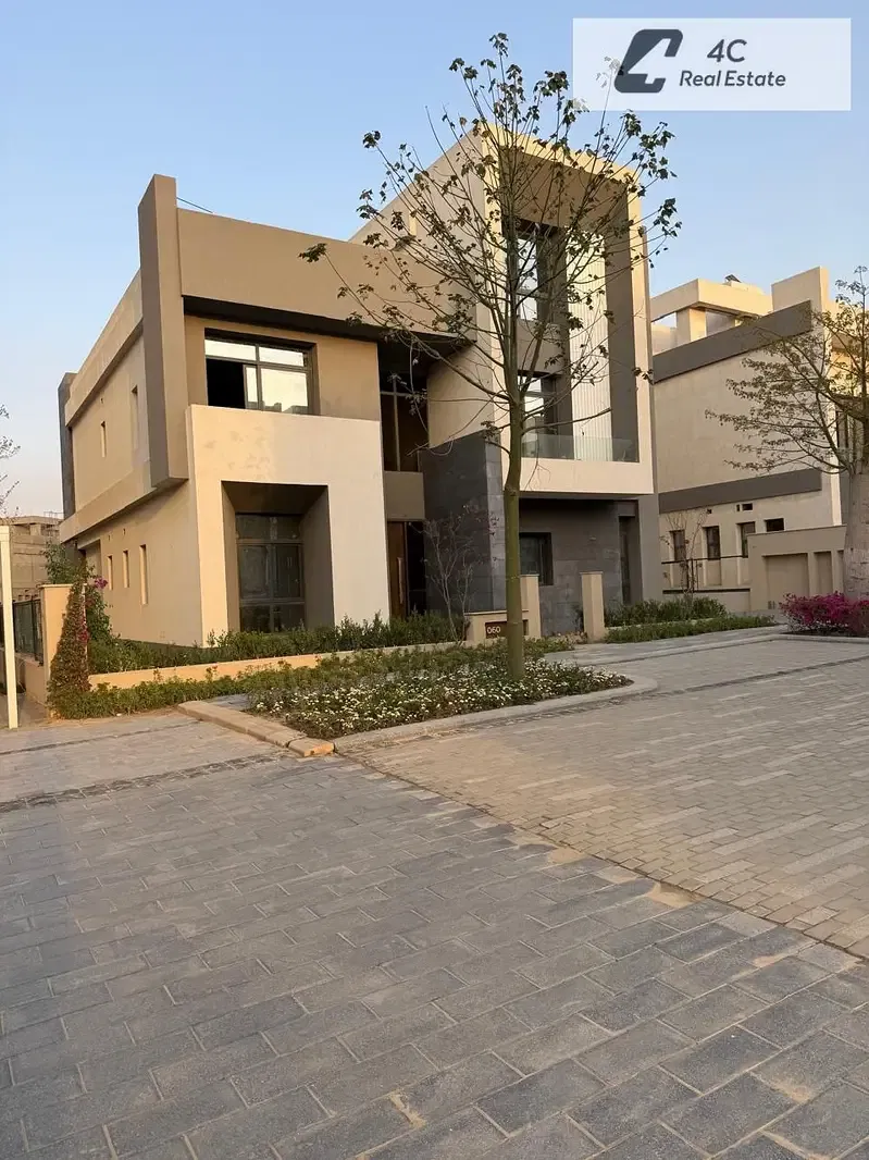 Tiwnhouse 377m prime location for sale below market price by one million pounds with a landscape view in Saada Compound New Cairo First Settlement