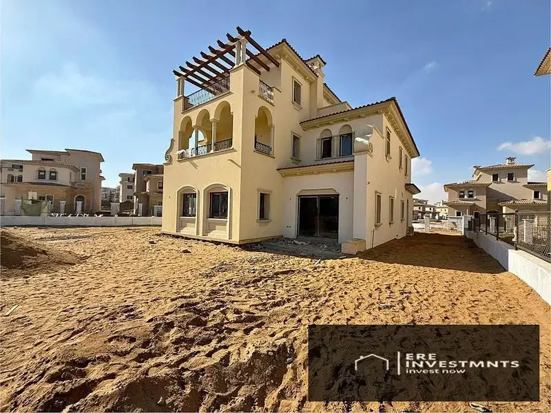 Receive your twin villa immediately in City Gate (Opal) by Qatari Diar in the Golden Square - with payment plans available for the longest period.