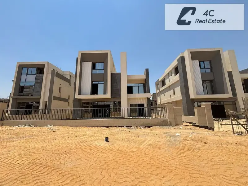 Lowest down payment available townhouse north direction corner300m ready to move installments lowest price in saada horizon new cairo fifth settlement
