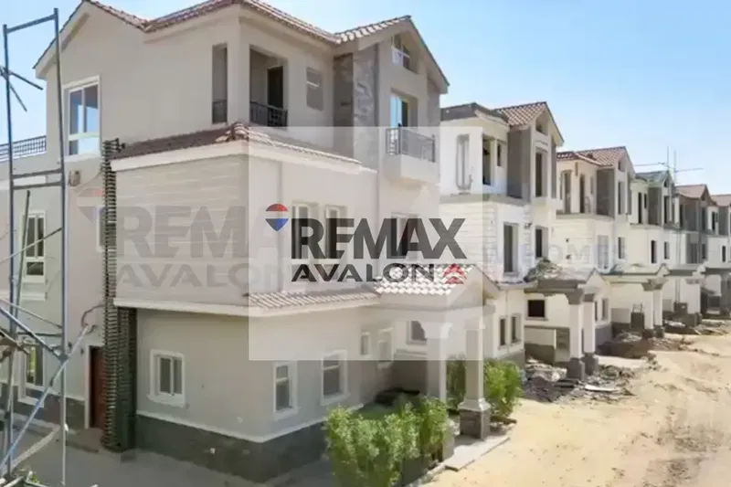 Villa stand alone for sale 332 m Smouha (Mroug - Meadoes)
