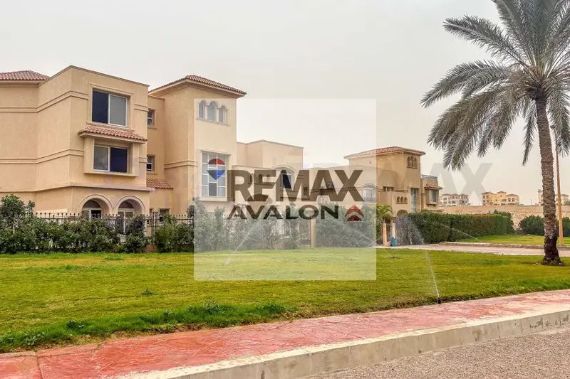 Twin House Villa 284 m for sale (Alex West)