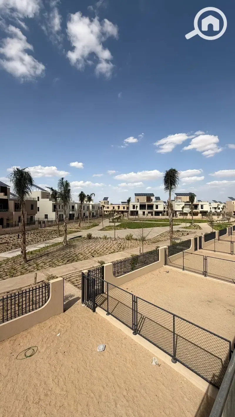 Townhouse 200 First Row In Landscape for Sale In VYE Sodic