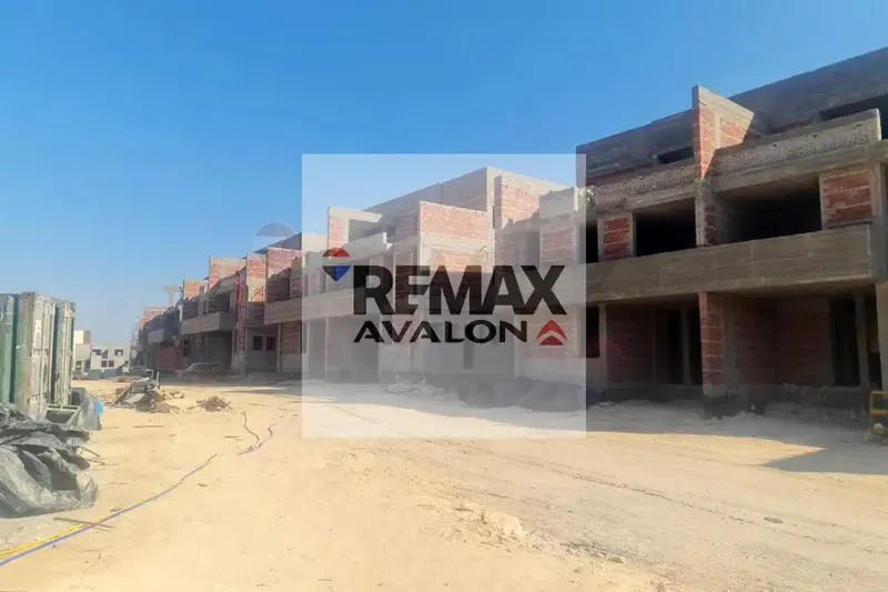 Twin House for Sale 290 sq m (Alex West)