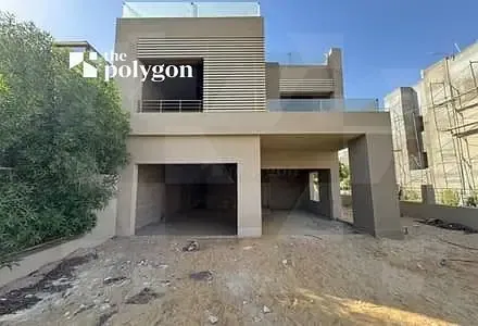Corner Townhouse Prime Location 5 Bedrooms