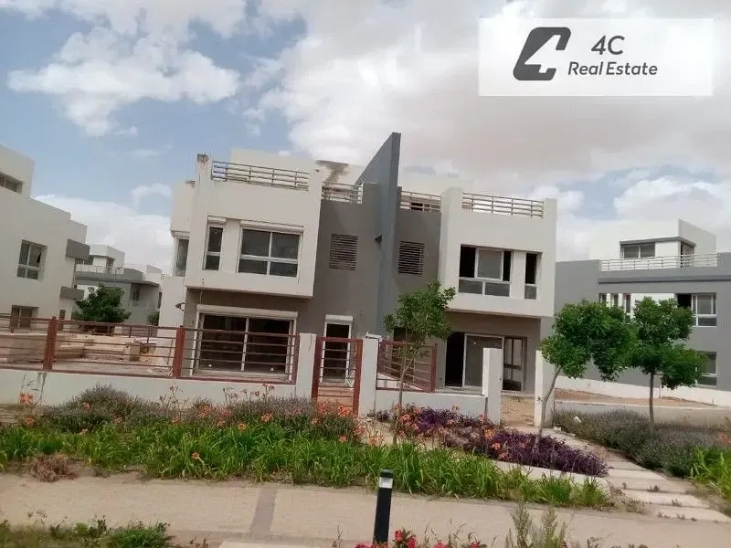 Hyde Park New Cairo Villa twin house for sale landscape view 4 bedrooms ready 2026 prime location best price installment deal resale