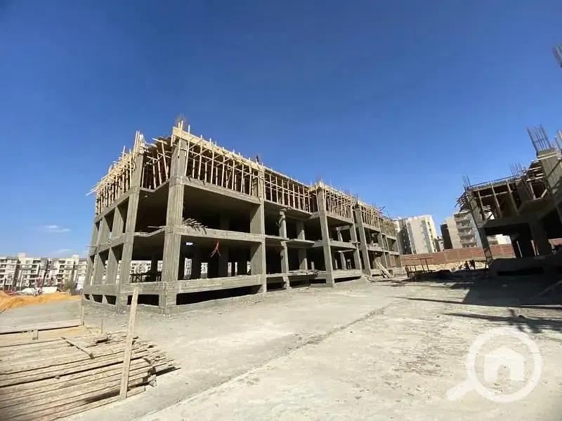 Studio for sale best price in Valencia Valley Compound