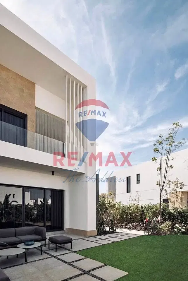 Very Prime location View landscape Ready to move